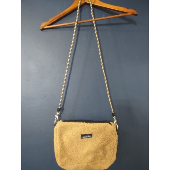 Kavu "So Fleecy" Crossbody Brown Fuzzy Sherpa Soft Purse Bag Pocket Carryall - Picture 2 of 7